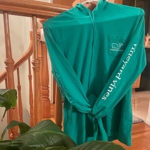 Vineyard vines long sleeve hooded shirt